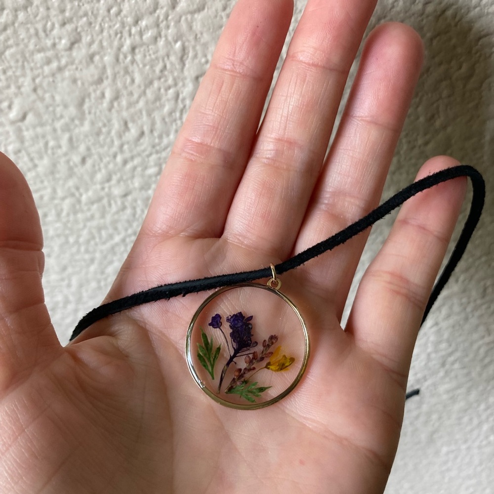 Handcrafted Pressed Flower Pendant Necklace - Purple & Yellow - Picture 3 of 9